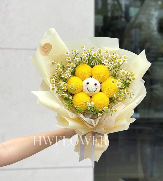hwflower 香港花店：幼稚園小學畢業花束黃色微笑鮮花乒乓菊配小菊花相片