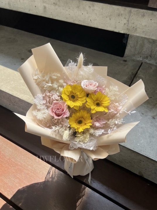 向日葵玫瑰永生花花束|黃色向日葵配粉色玫瑰