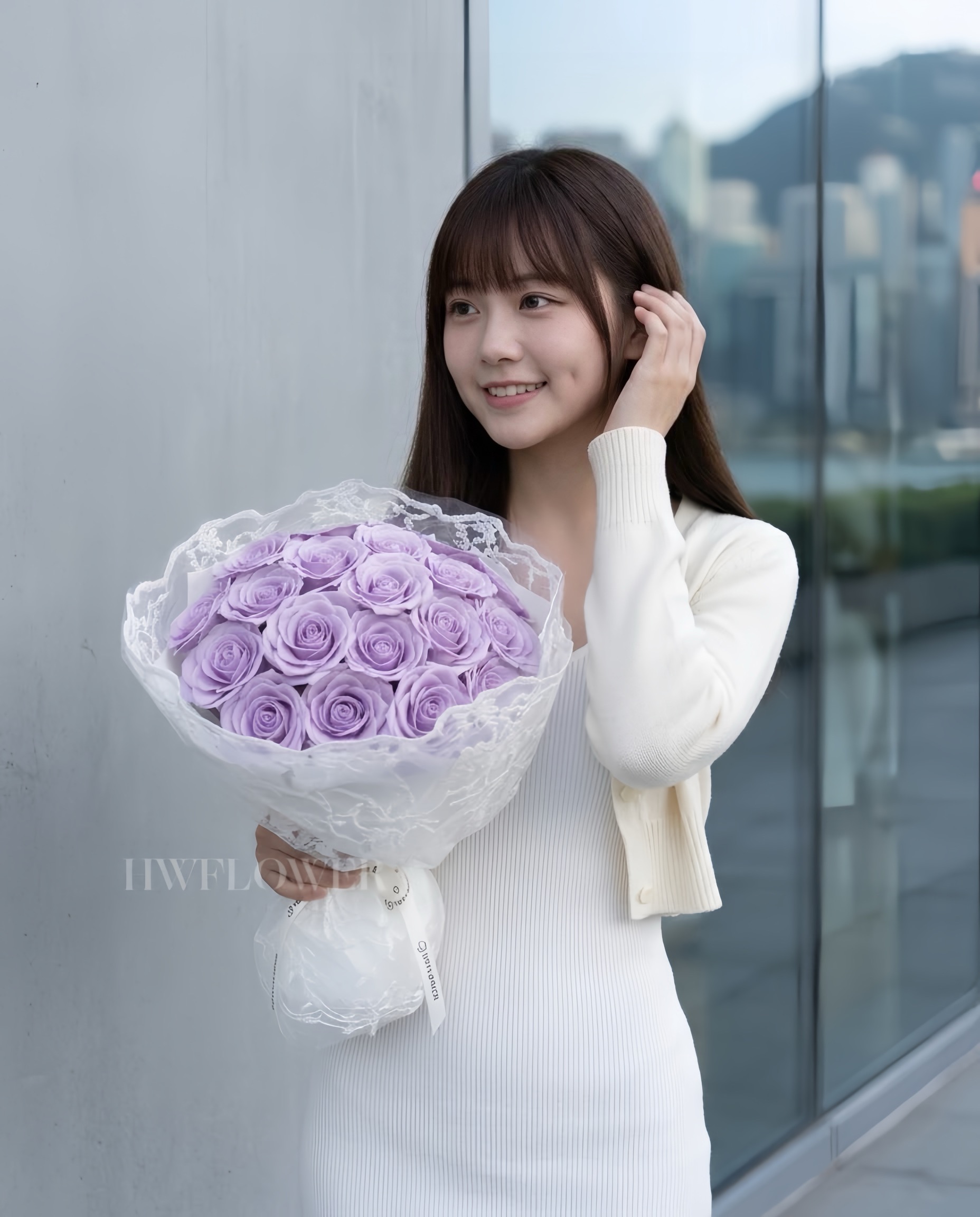Light purple soap rose bouquet wrapped in delicate lace fabric, offering a soft and elegant floral gift.
